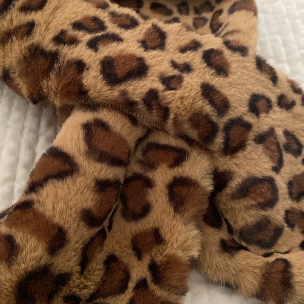 Leopard Print Scarf - Picture 3 of 3